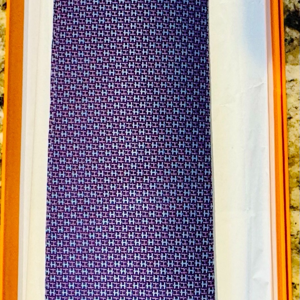 Hermes Men's Silk Tie Heavy Twill Geometric Pattern